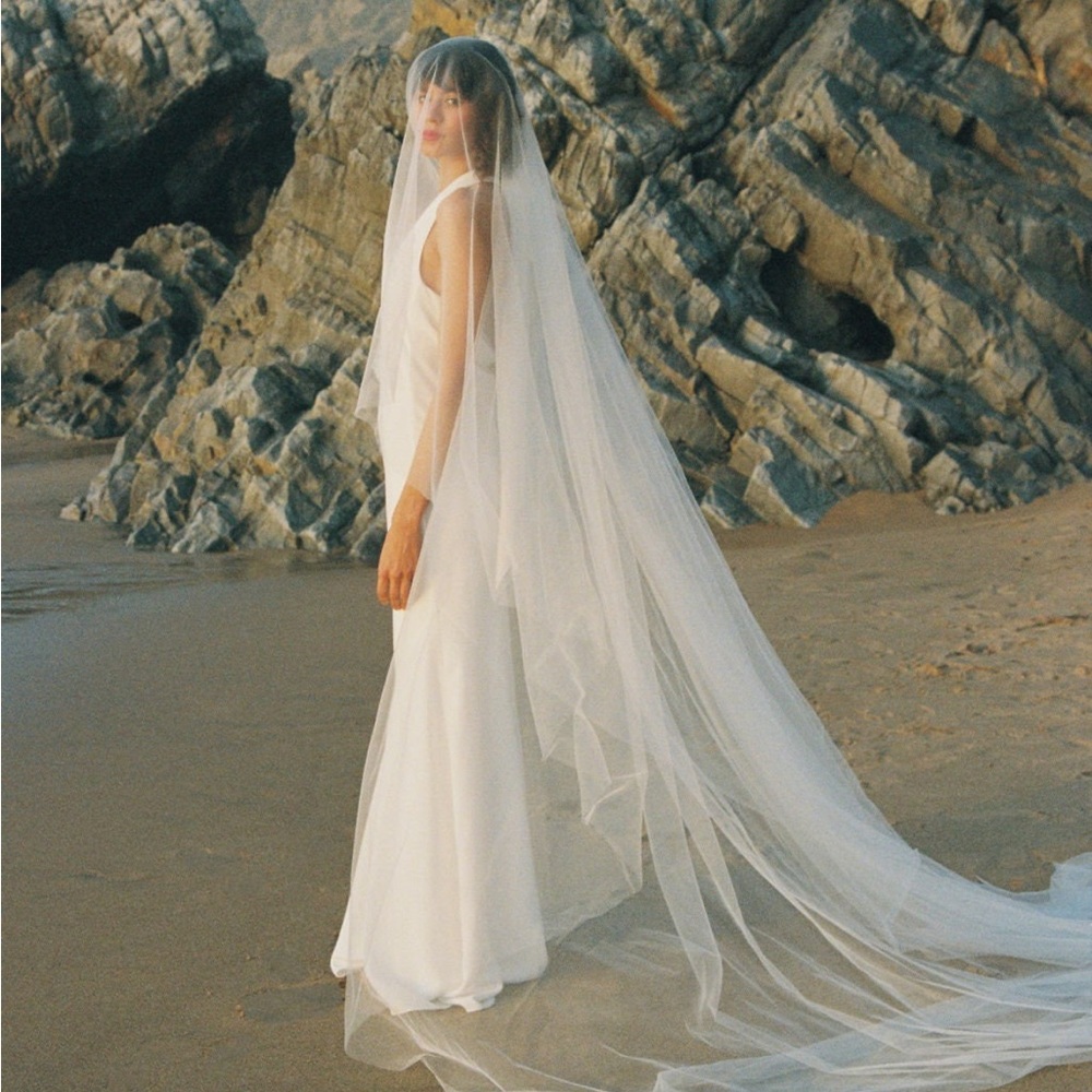 [Never Worn] Elegant White Bridal Veil